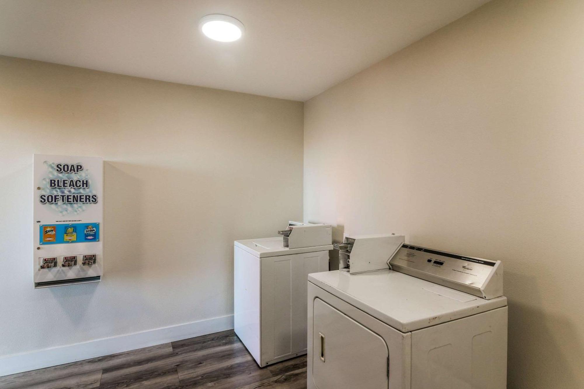 Econo Lodge Hesperia - Victorville I-15 מראה חיצוני תמונה