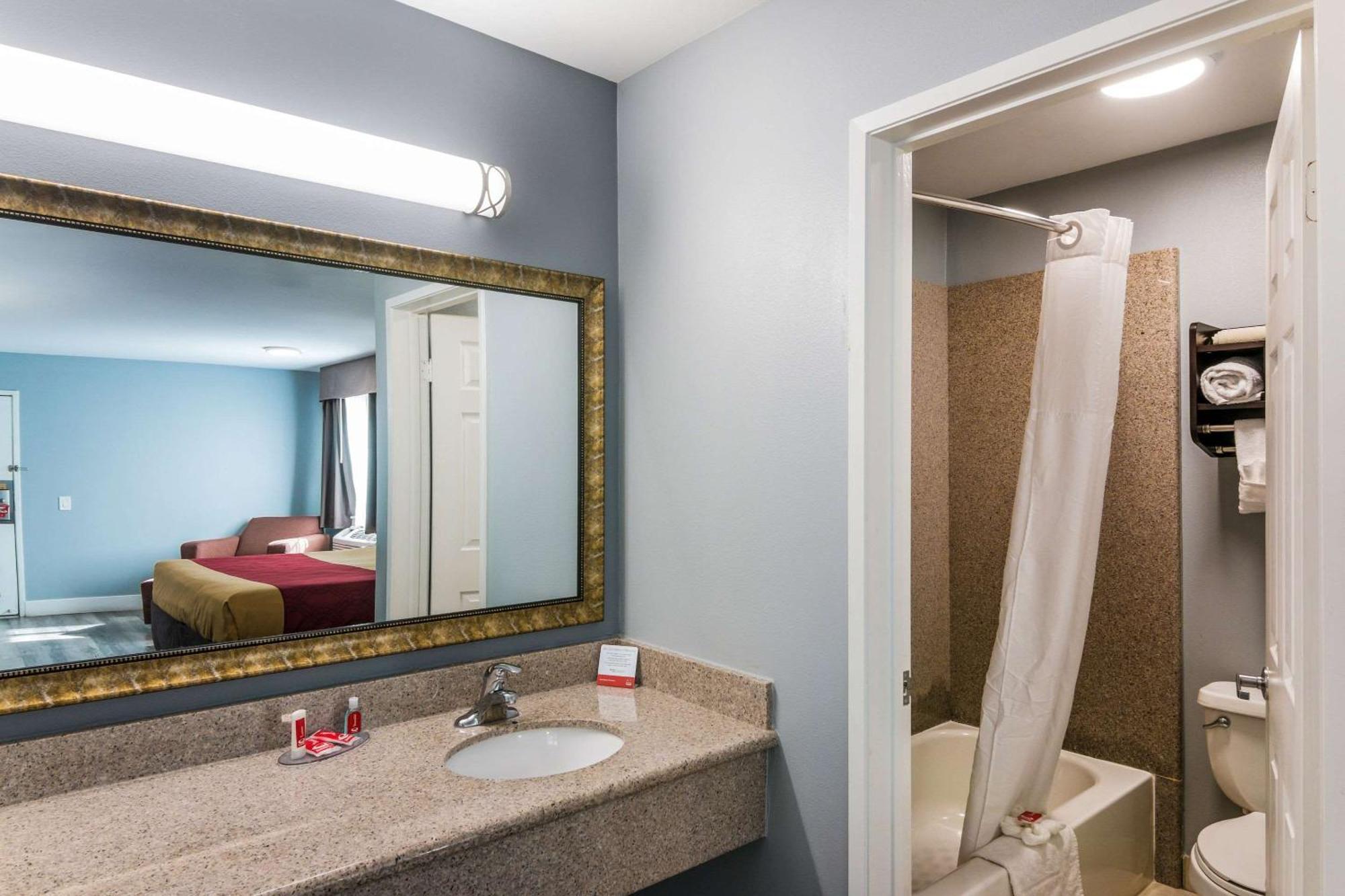 Econo Lodge Hesperia - Victorville I-15 מראה חיצוני תמונה