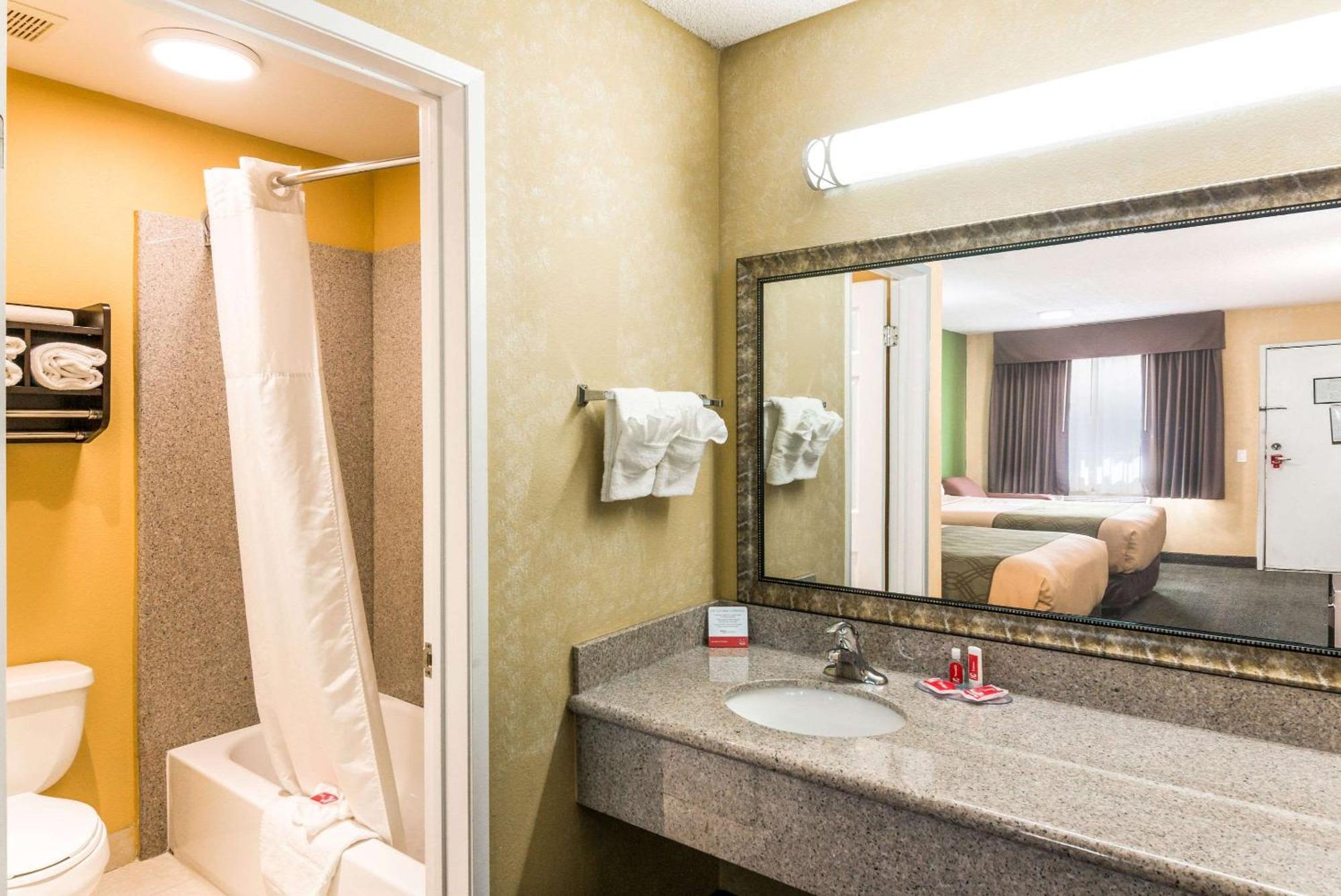 Econo Lodge Hesperia - Victorville I-15 מראה חיצוני תמונה